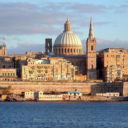 Prime Location Apartment With Side Seaviews Sliema Zewnętrze zdjęcie