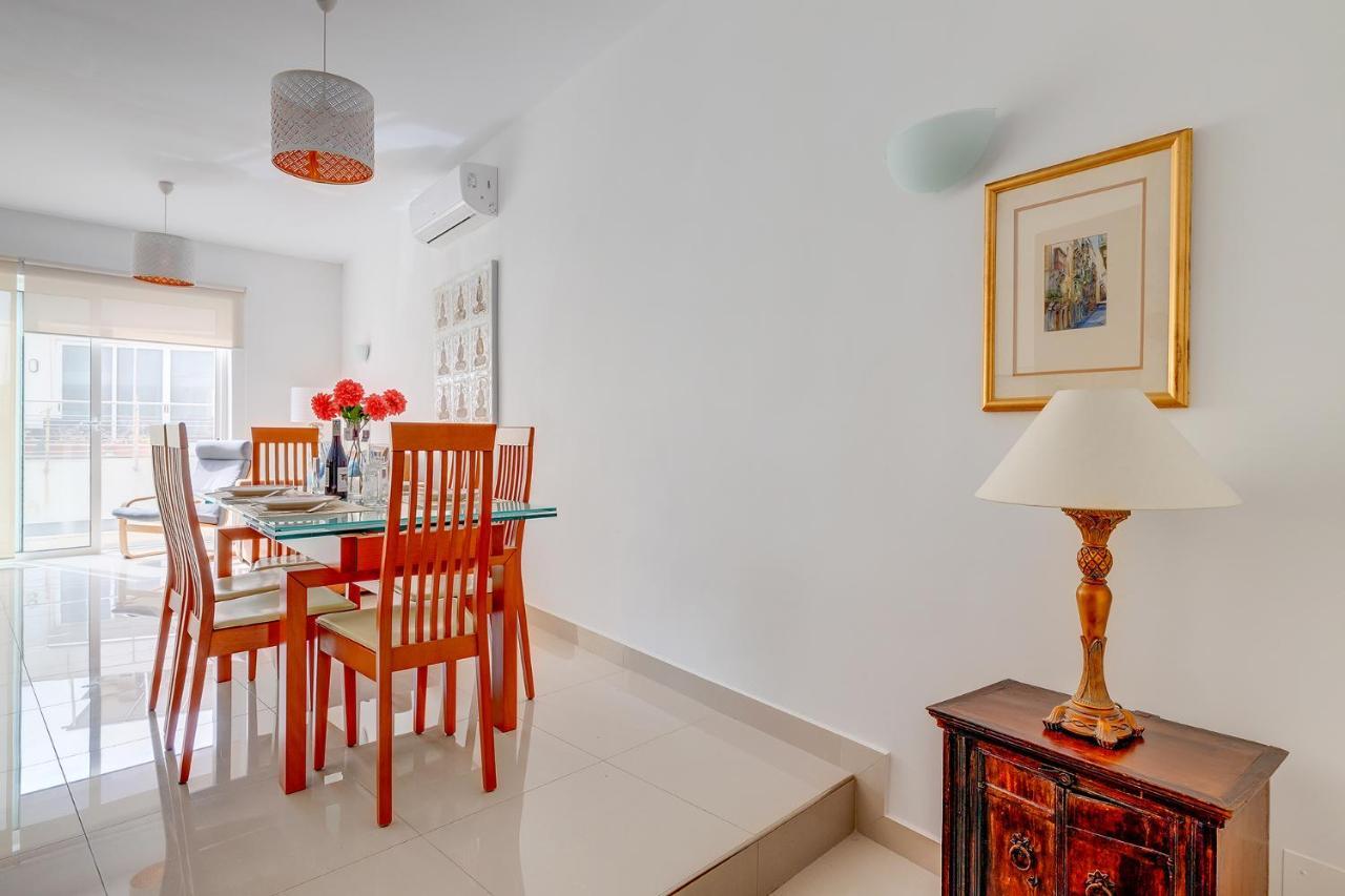 Prime Location Apartment With Side Seaviews Sliema Zewnętrze zdjęcie