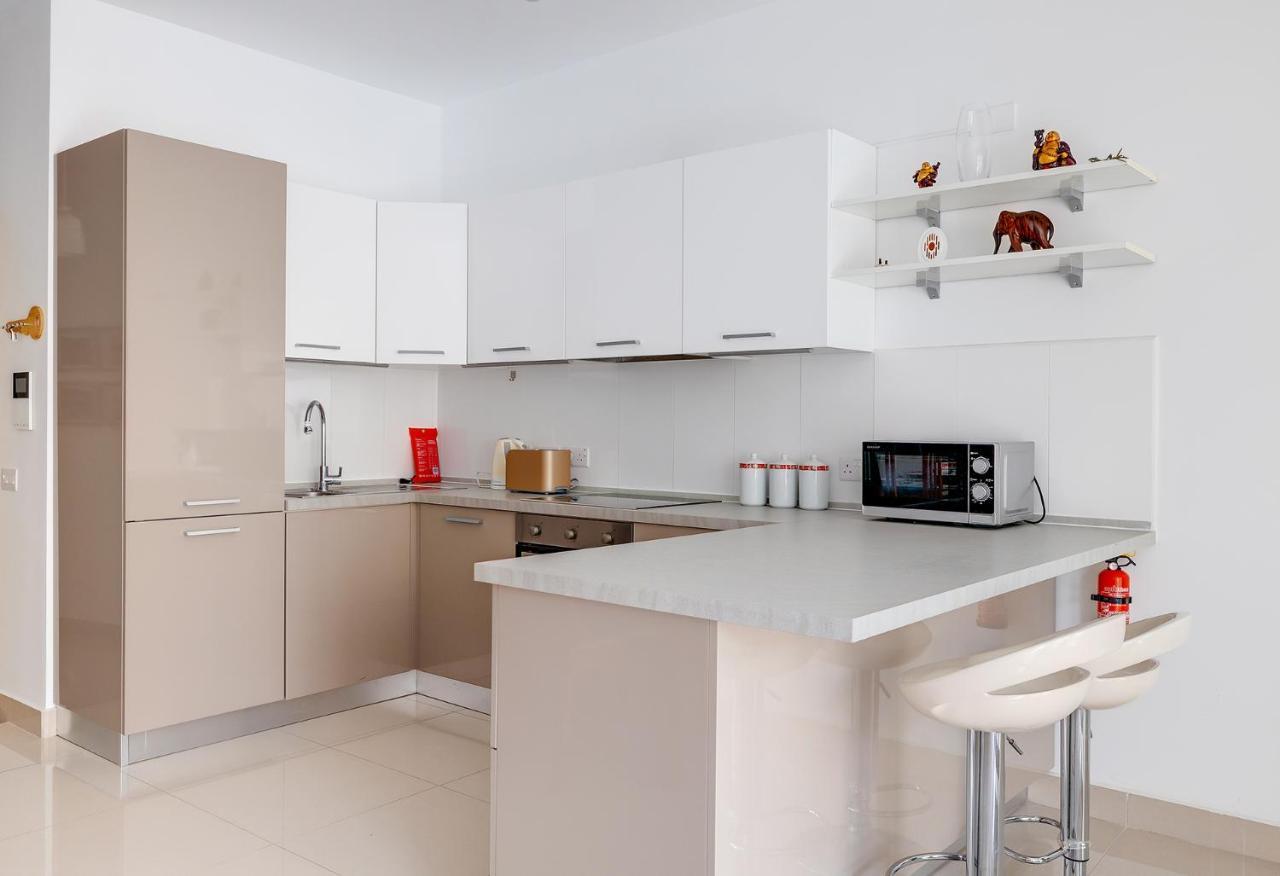 Prime Location Apartment With Side Seaviews Sliema Zewnętrze zdjęcie