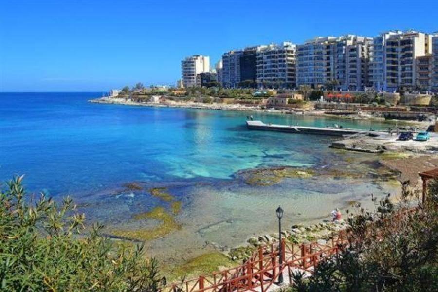 Prime Location Apartment With Side Seaviews Sliema Zewnętrze zdjęcie