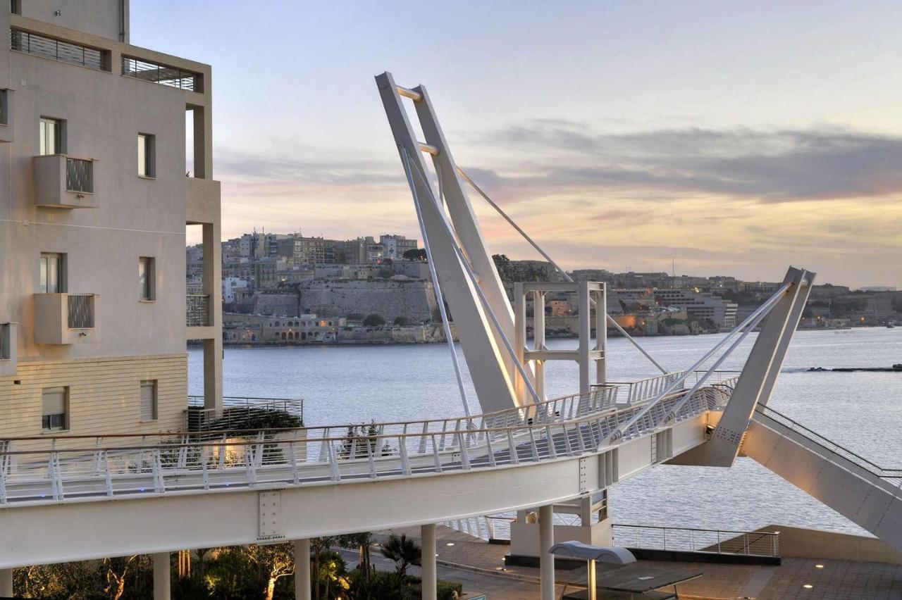 Prime Location Apartment With Side Seaviews Sliema Zewnętrze zdjęcie